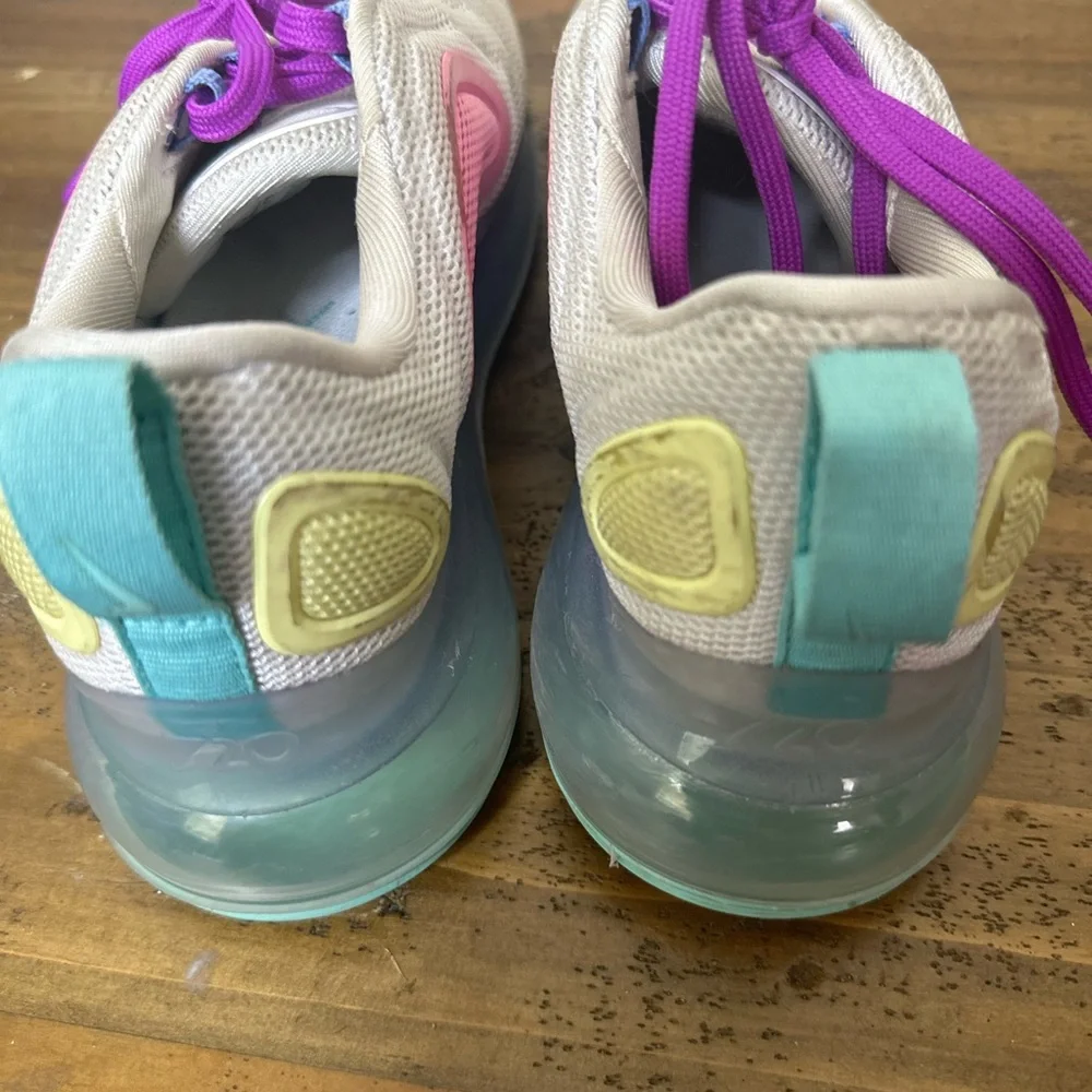 NIKE Air Max 720 Shoes White Pink Chalk Blue UNICORN AR9293-102 Women's Size 5.5